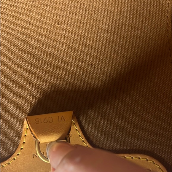 Louis Vuitton Ellipse Monogram Handbag - Picture 11 of 14